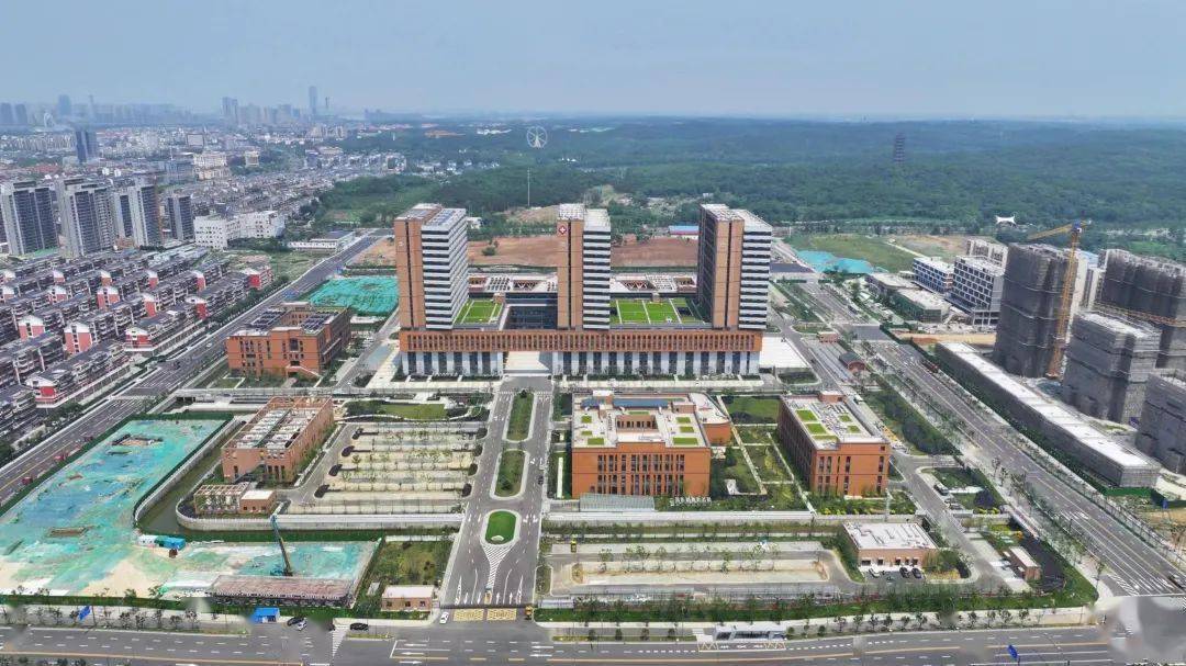 今天,宜兴市人民医院新院区全面启用!