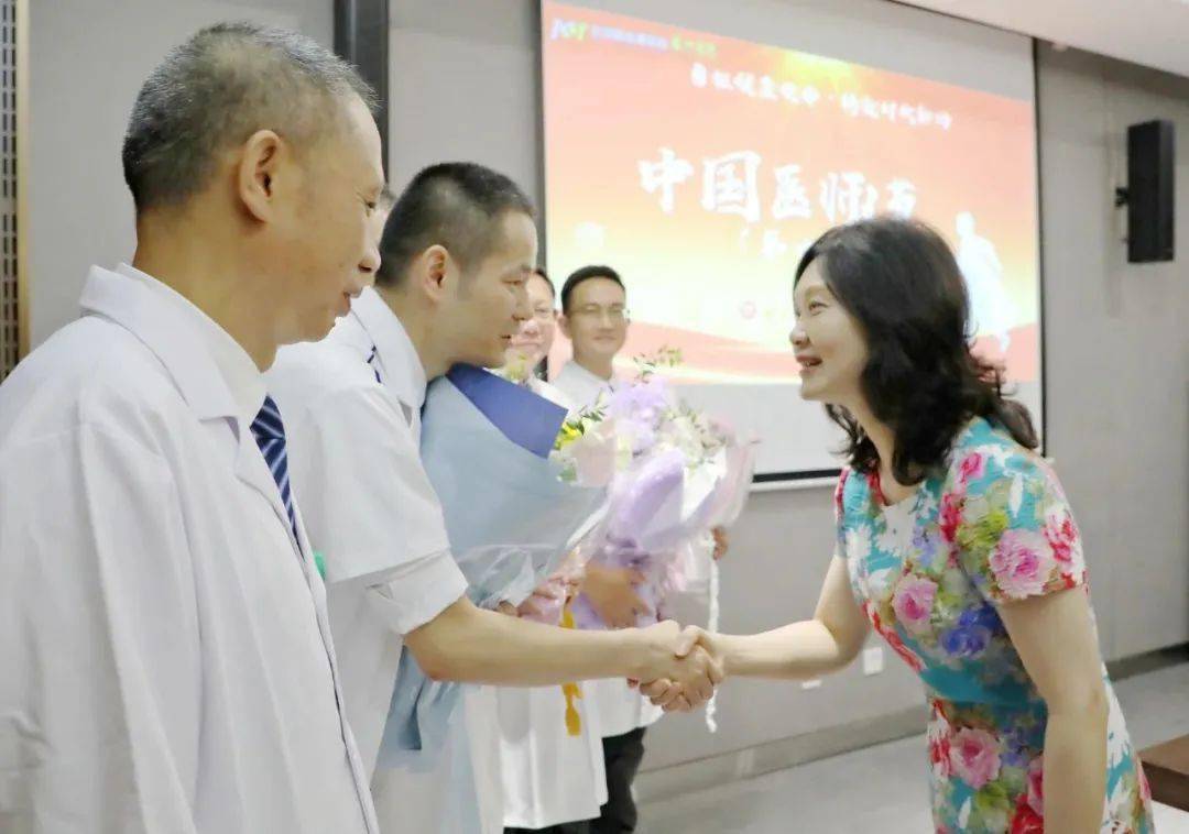 贵州健康报记者 马春晓 赵明艳 龙昭汀编 辑 龙昭汀签 发 曾韬