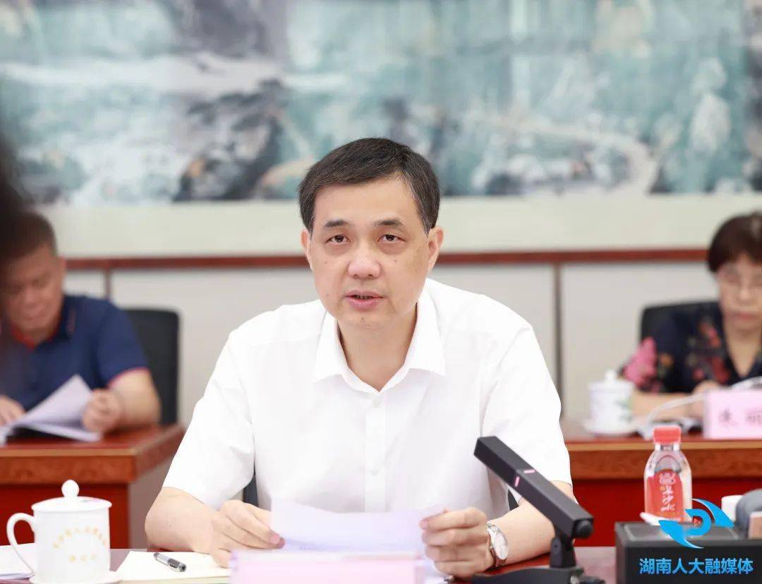 副省长,长沙市市长周海兵代表长沙市委,市政府作表态发言.