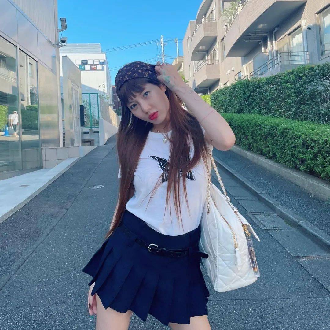 百褶裙_裙装_时尚造型师