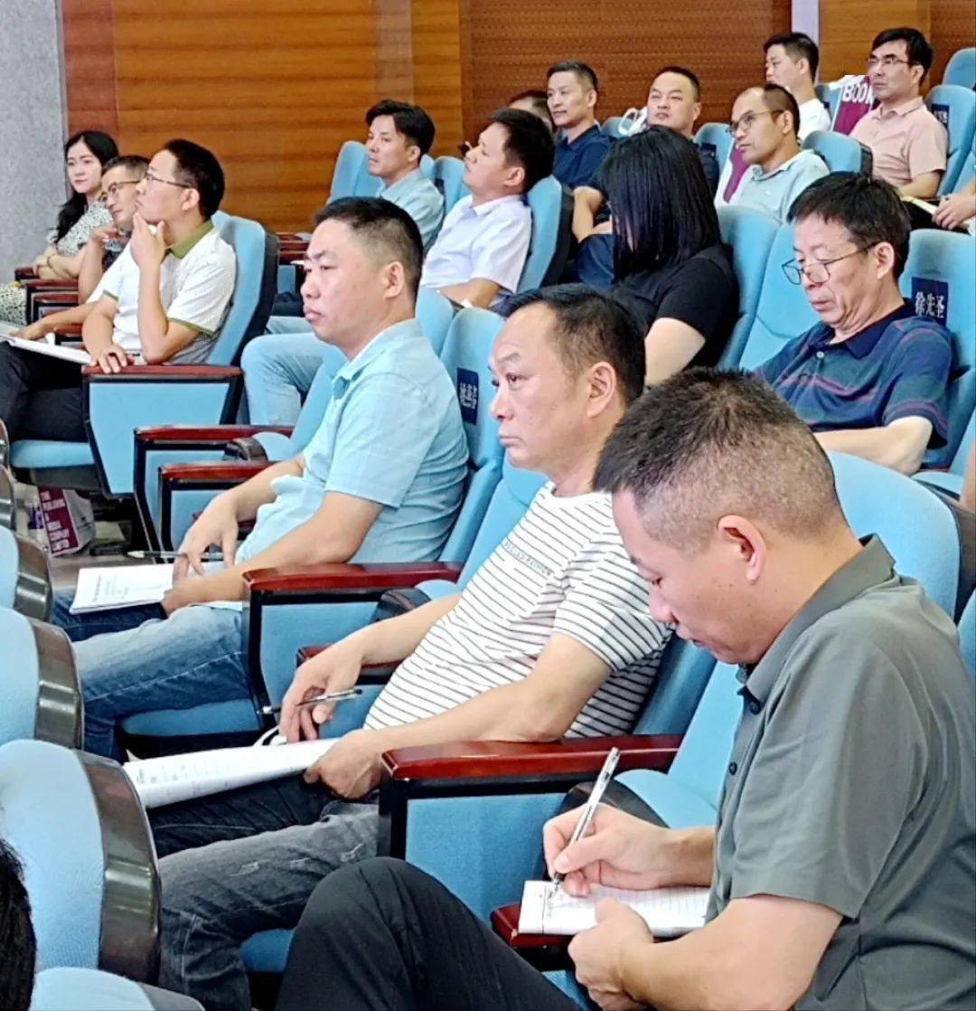 学习 交流 成长——舒城二中举办第四届班主任论坛_班级_工作_管理