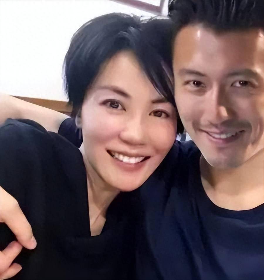 谢霆锋:不可复制的传奇人物, 顶包案助攻周董,与王菲纠缠了23年_谢贤