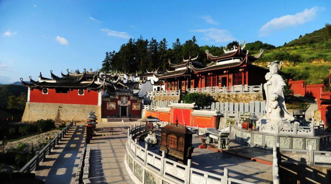 比西湖景致静谧,比云南菌菇鲜美!这座小城是贴秋膘的首选地!