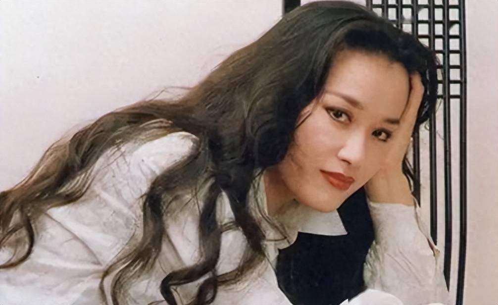 15年,56岁索宝莉因肾癌德国去世,临终前对丈夫说:埋在父母身边_乔羽