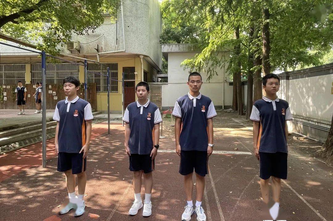 以使命 护国旗·元培面貌 青春力量 ——记元培中学教育集团2022级