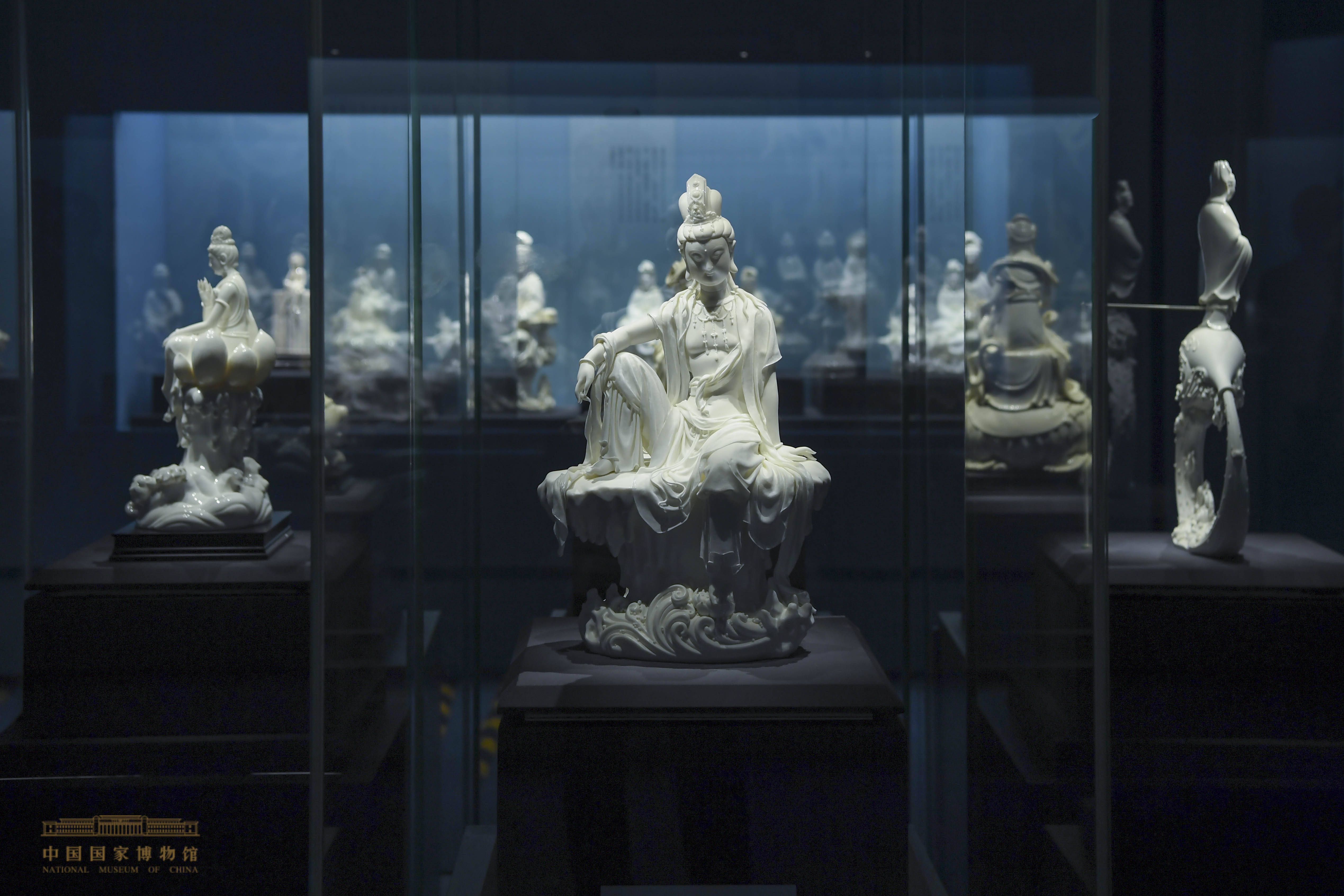 “中国白——德化白瓷展”亮相国博,古代珍品与当代杰作交相辉映_展览_李扬_艺术