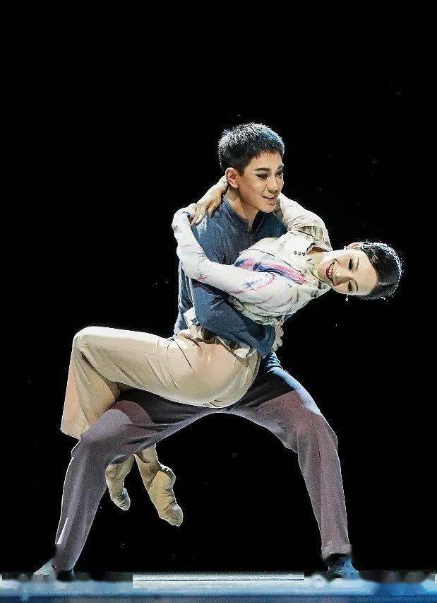 67广东歌舞剧院的这个双人舞作品催人泪下,获荷花奖最高分98