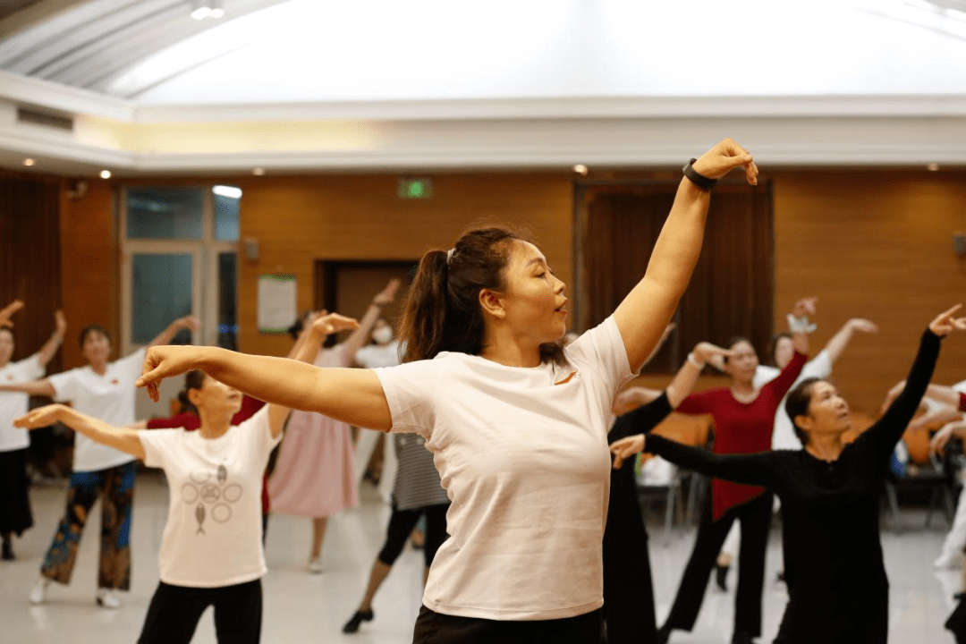 分别培训2次,一次培训1个小时,由国家级社会体育指导员段睿负责教授