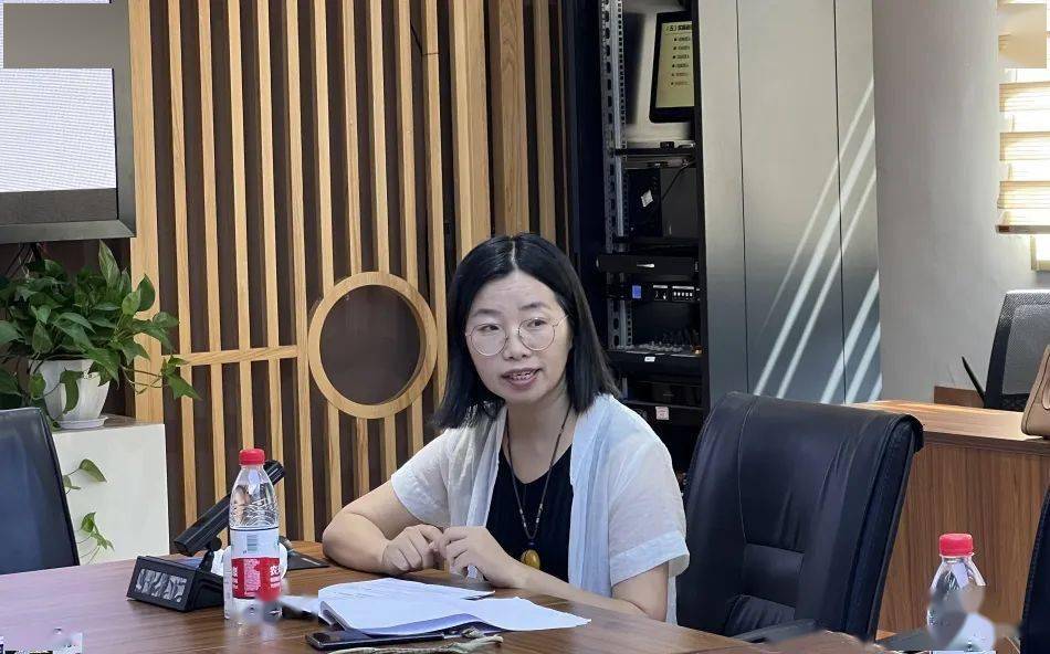 副校长郭燕就"德育,安全,卫生"三个板块开展德育常规的培训.