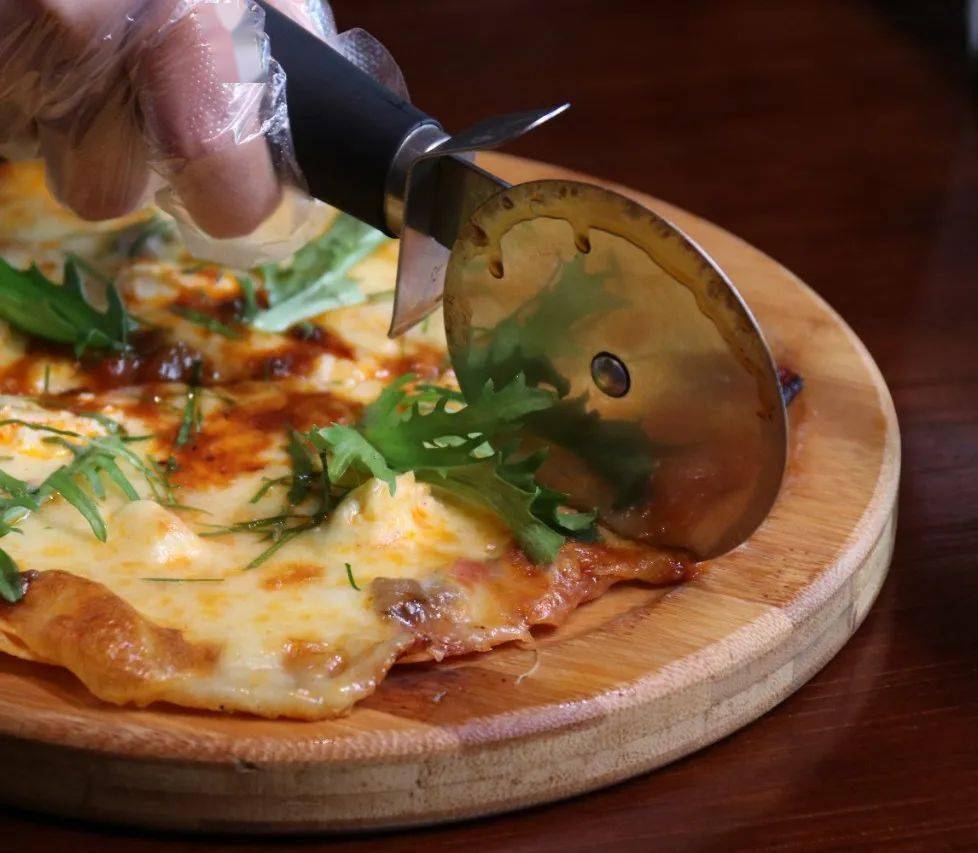 玛格丽特薄脆披萨等餐品博洛尼番茄鸡肉普切塔除此之外,店内还有再