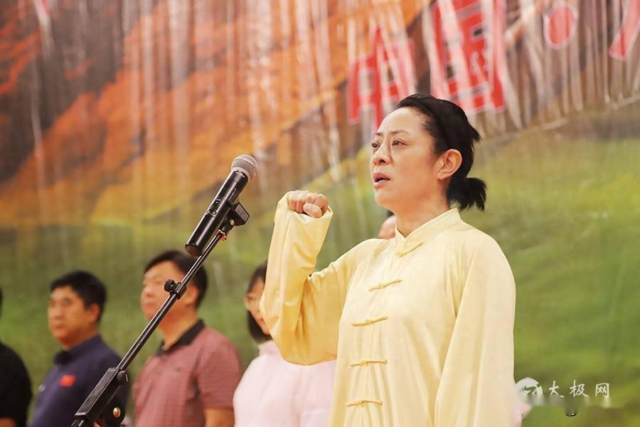 拳开幕式上精彩的大型武术表演轮番登台,项争鸣,陈庆峰,郑滨,赵宗凯