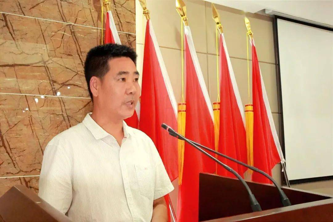 连江县晓澳镇镇长:陈杰.出席代表:促进会现场主持人池和昌说道