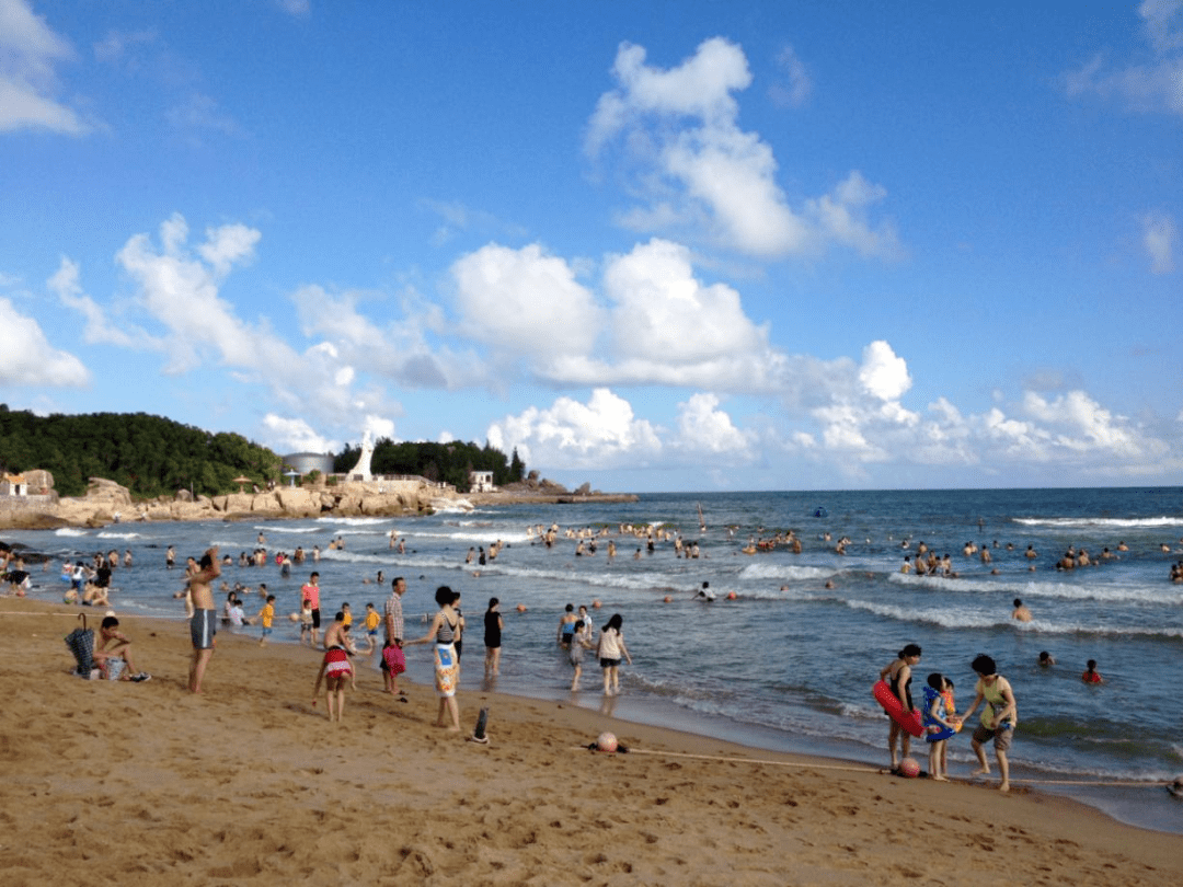 预订方式:通过微信小程序"惠来海滨度假村"购票4.