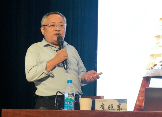 常州市教育局统群处王建强处长带来《先学深研:关于学校开展铸牢中华