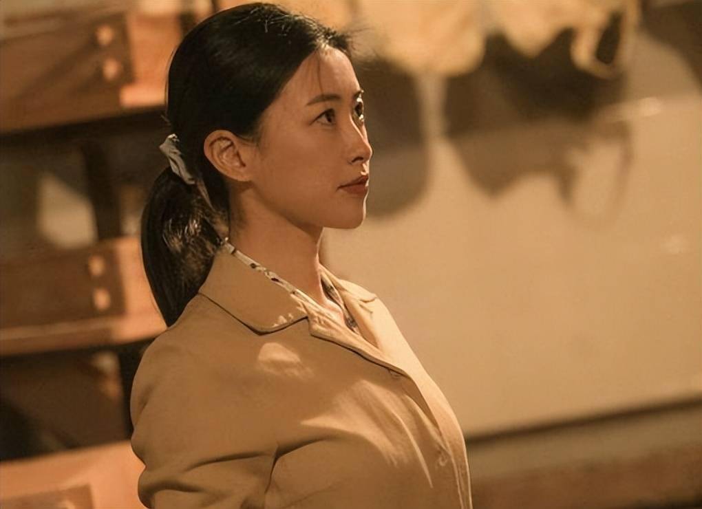 名媛朱珠:甩法拉利总裁,差点成为c罗的老板娘,她到底有多牛?