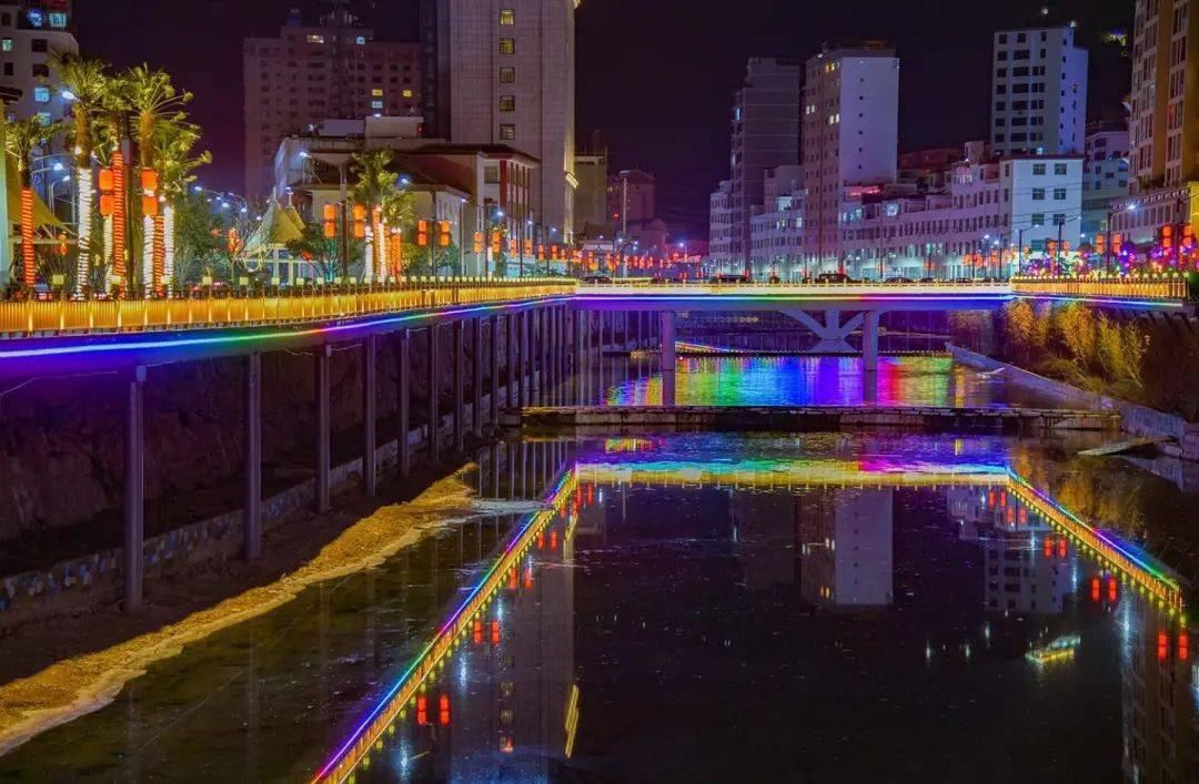 锦湖公园夜景 倪方海 摄秀屏公园上看镇安县城夜景 倪方海 摄金台公园