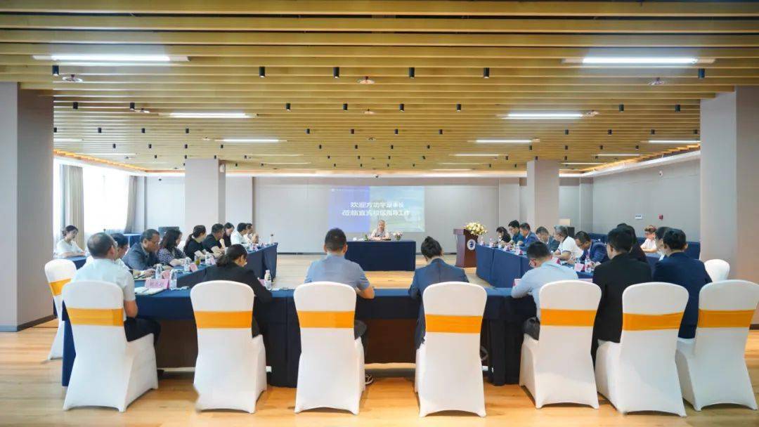 大学的初心与笃行_服务_教育_银杏