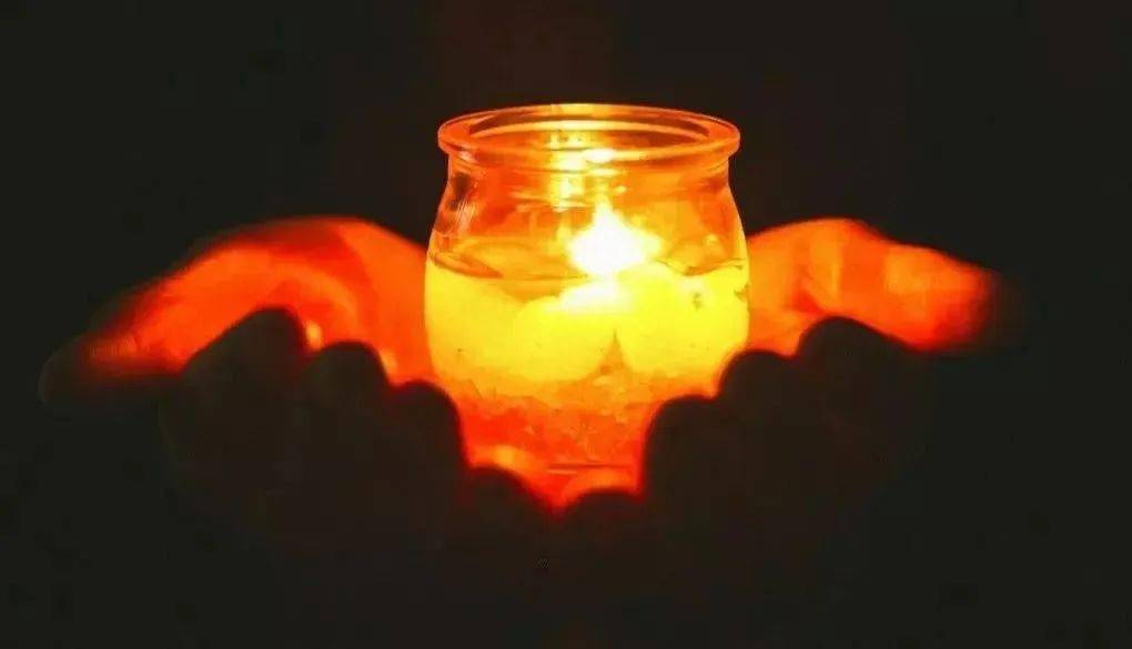 中元节:为天堂的亲人点一盏心灯!_泪水_世界_一面