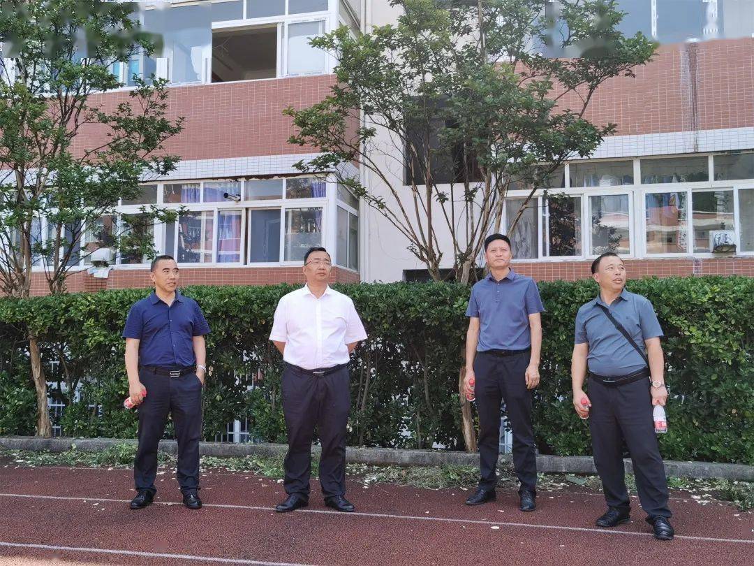 【人大要闻】县人大常委会副主任熊宣林到兴隆镇调研民生实事项目人大