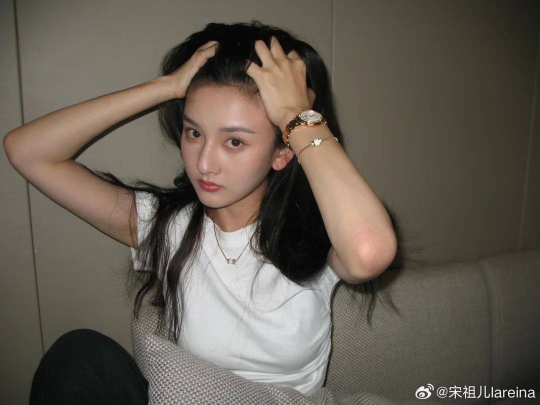 宋祖儿被举报偷漏税4500万元：多家卫视已删