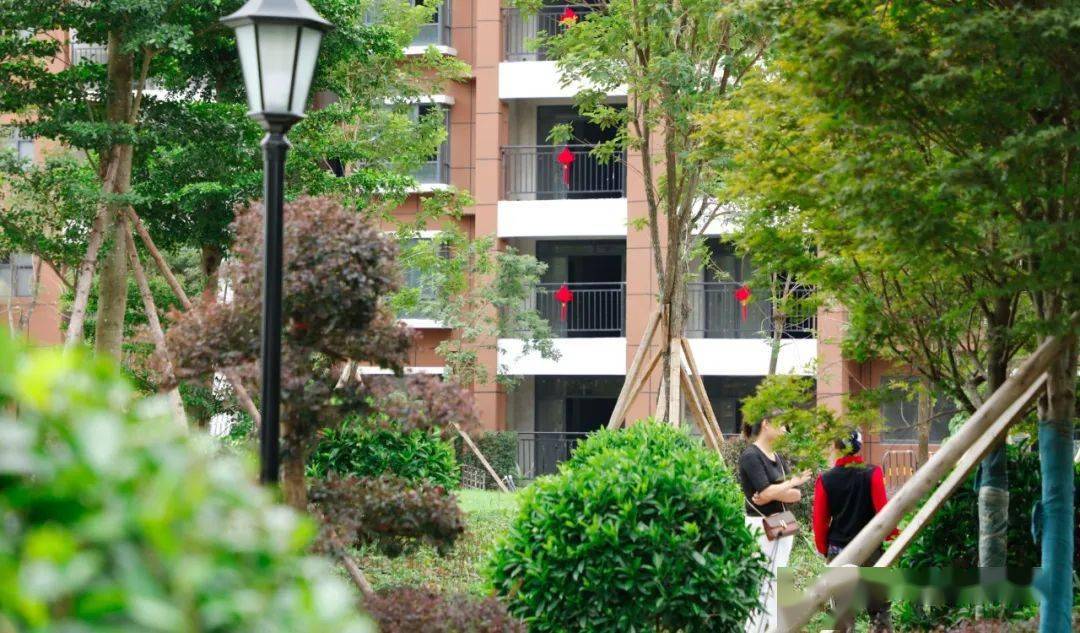 柳城这小区业主拿到了不动产权证_华府_麒麟_配套