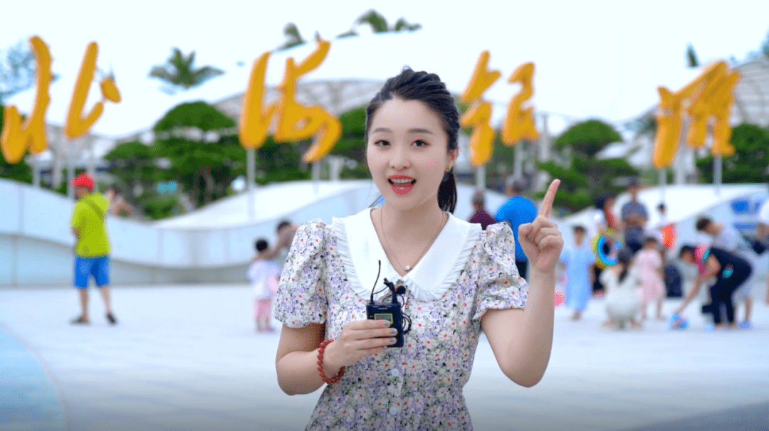 北海广播电视台主持人:王柔卜北有桂林山水,南有北海银滩.