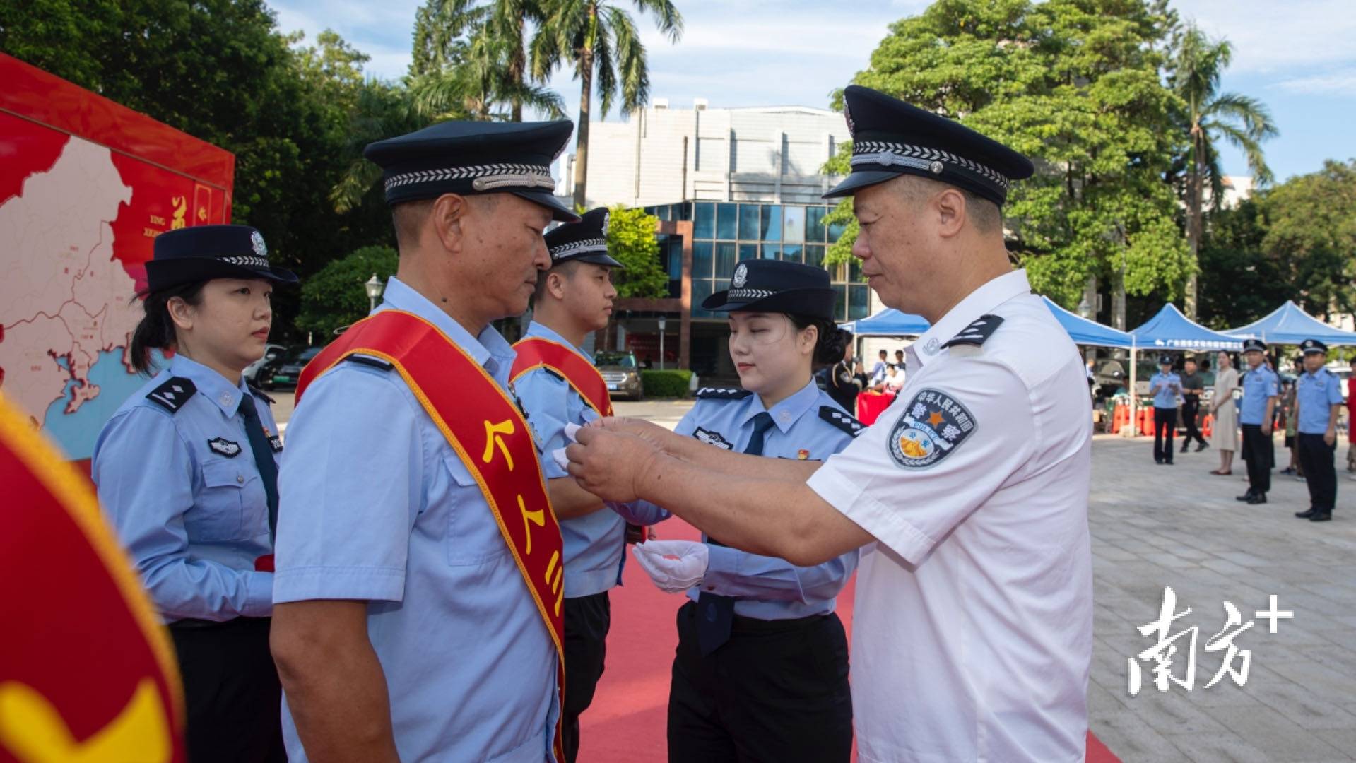 公安厅长警衔图片图片