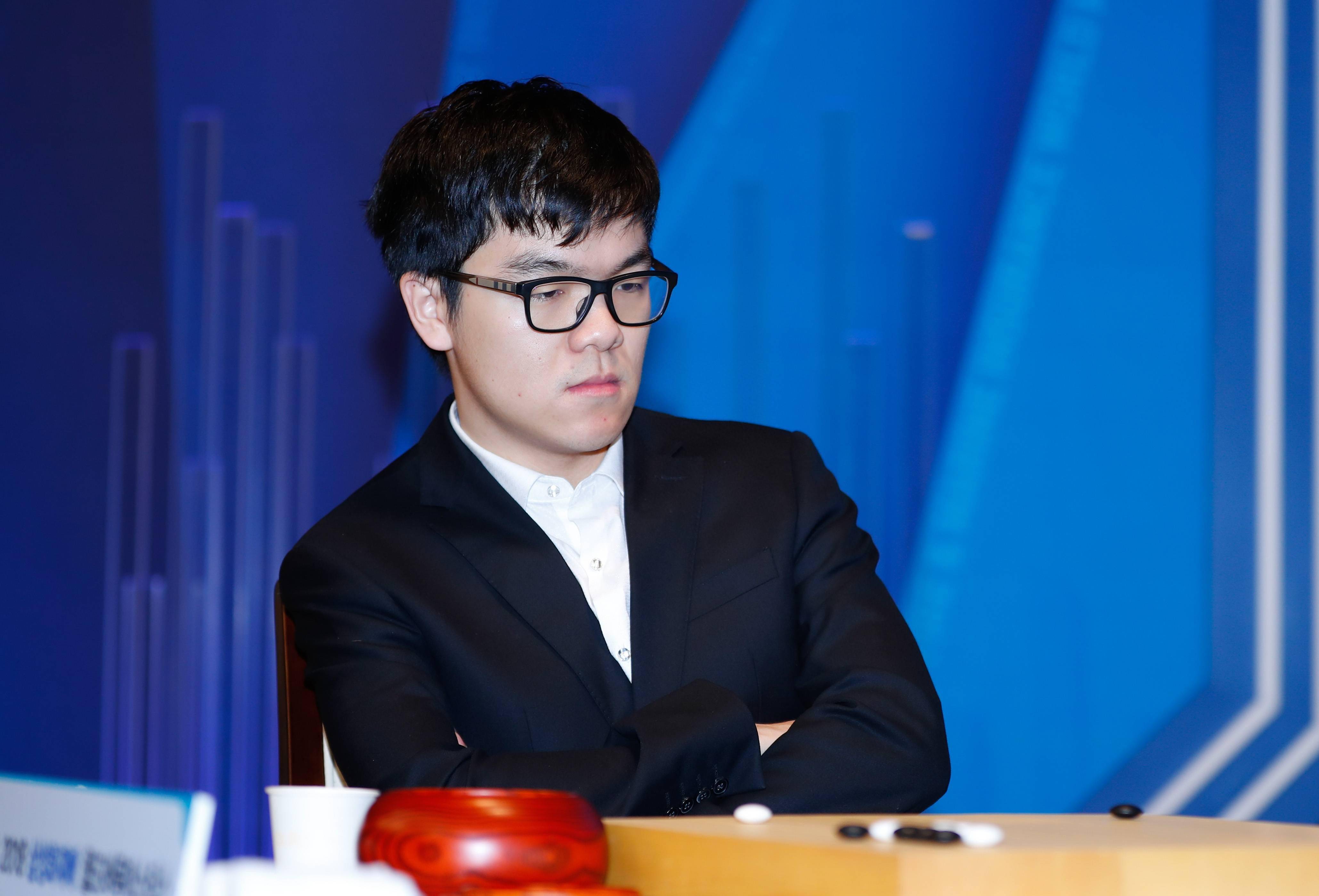 2021年年初的第25届lg杯决赛,柯洁输给申旻埈与个人第九冠擦肩而过.