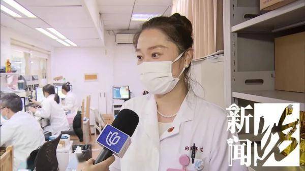 上海这所三甲医院，阿姨爷叔排队就挑这位挂号员：在这挂号，毛病好一半！