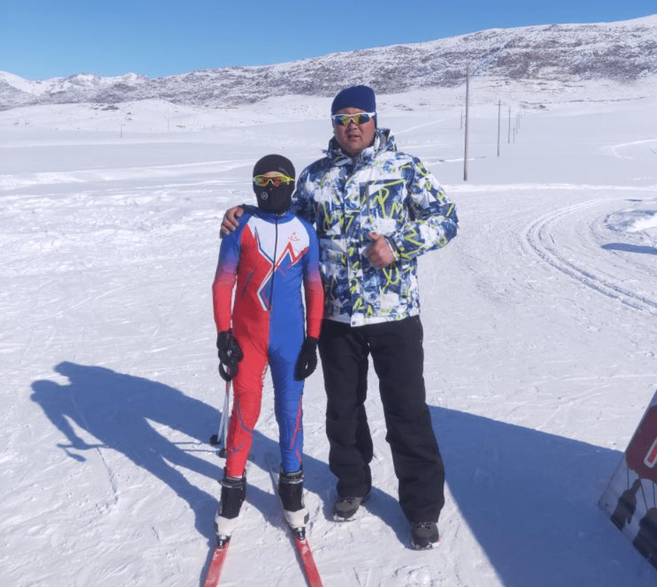 加快冰雪运动项目的普及与推广,区域内有将军山,可可托海,吉克普林