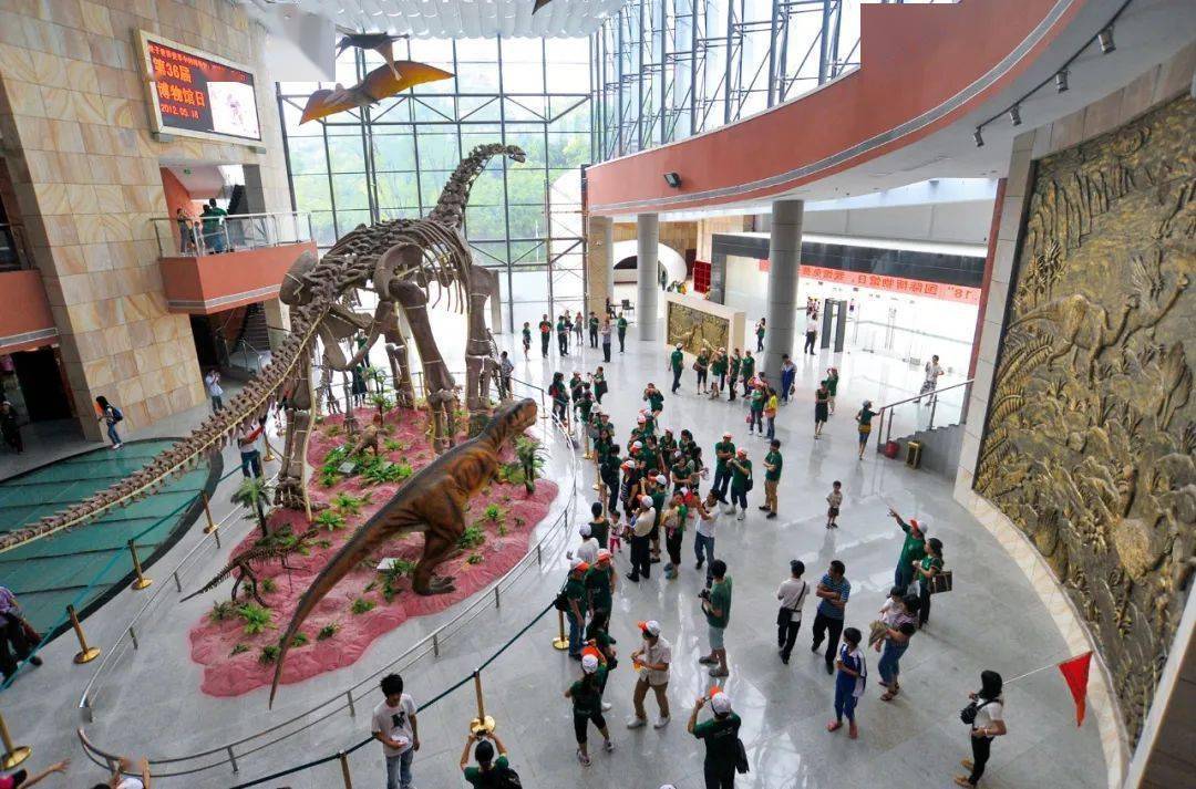 经过多次走访河源恐龙博物馆,邀请中国科学院古脊椎动物与古人类研究