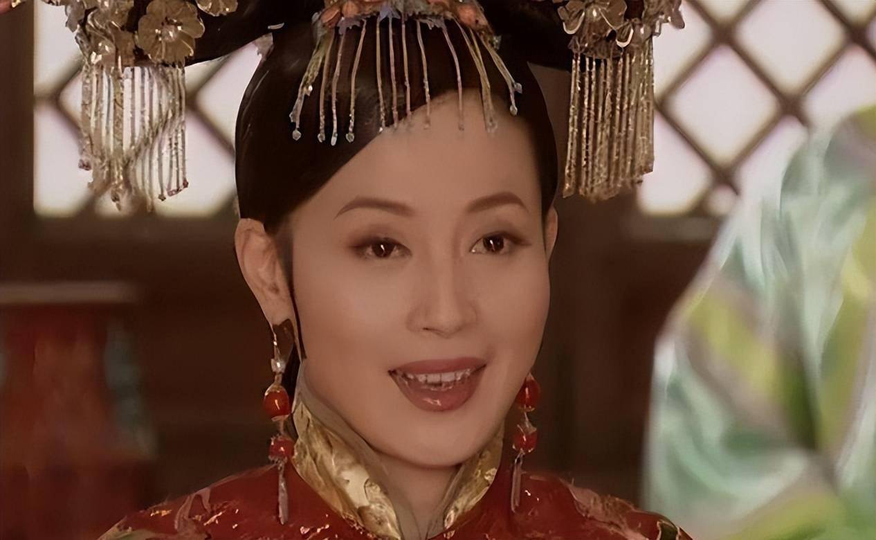 她出道即巅峰,做小三挤走导演原配,上位后却没坐稳,67岁仍单身_邬倩倩