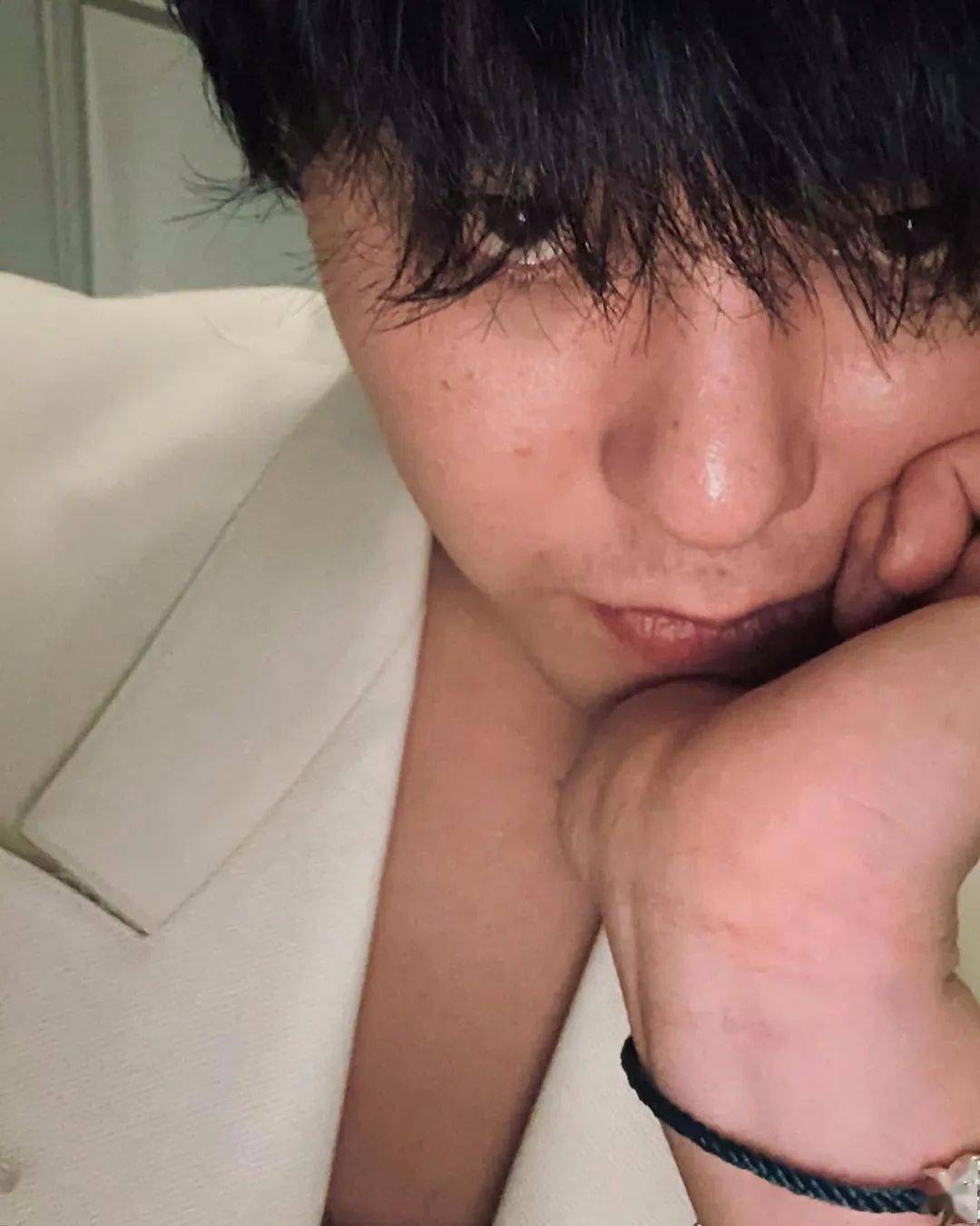 包括,姜大声,李洙赫,李敏镐,最新权志龙ins更新照片