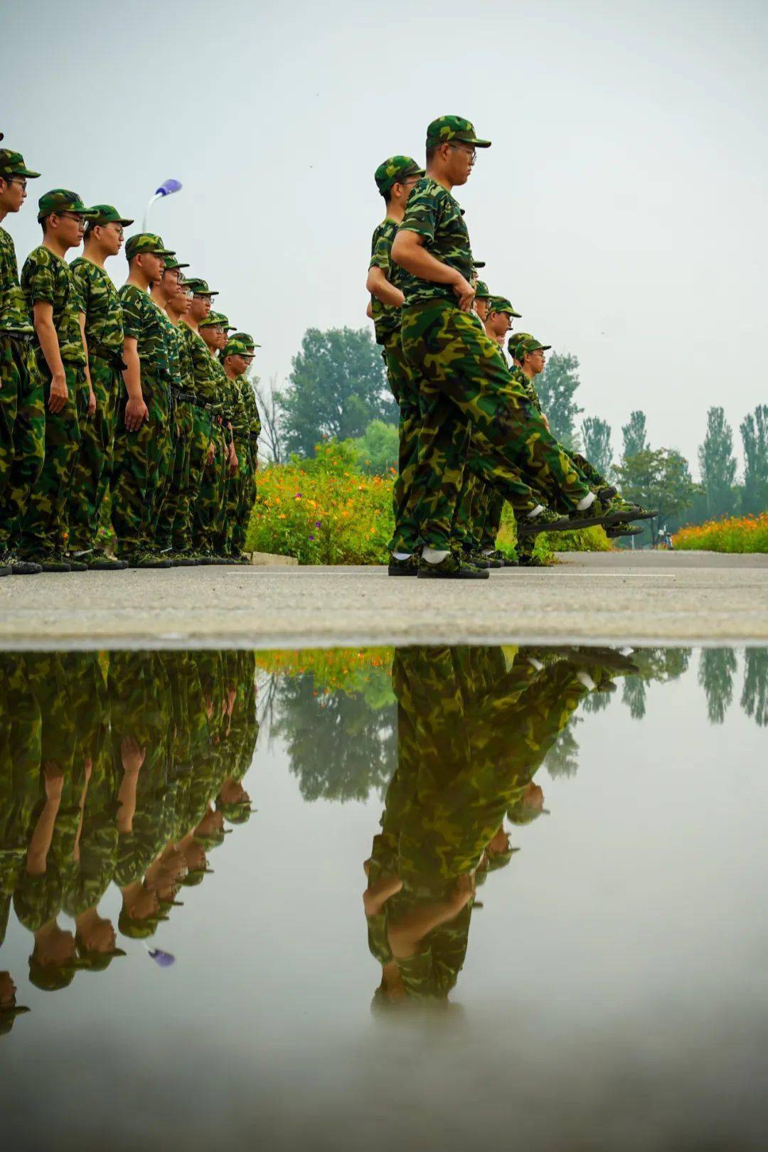 迷彩掠影(五) |快来pick你最喜欢的军训照片吧!_摄影_石雨嘉_瞬间