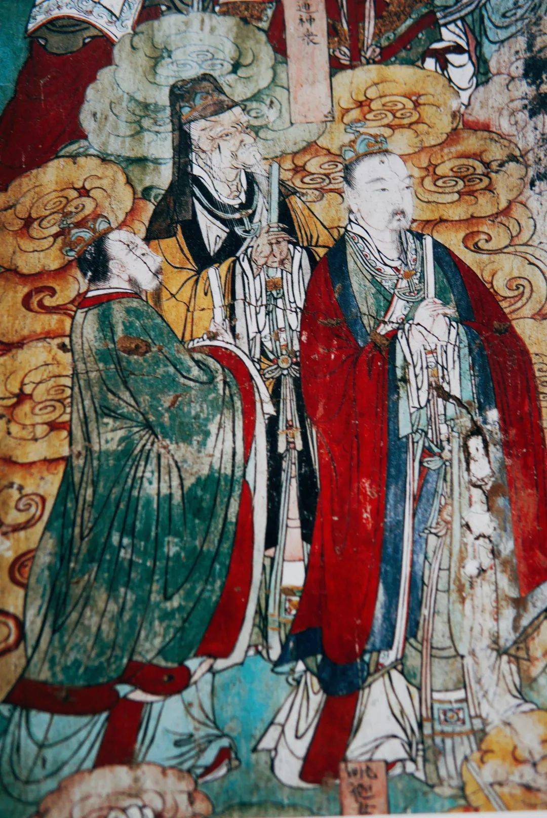 尤其佛教"四大名山"之首,"世界文化遗产"的——五台山,壁画就占了2400