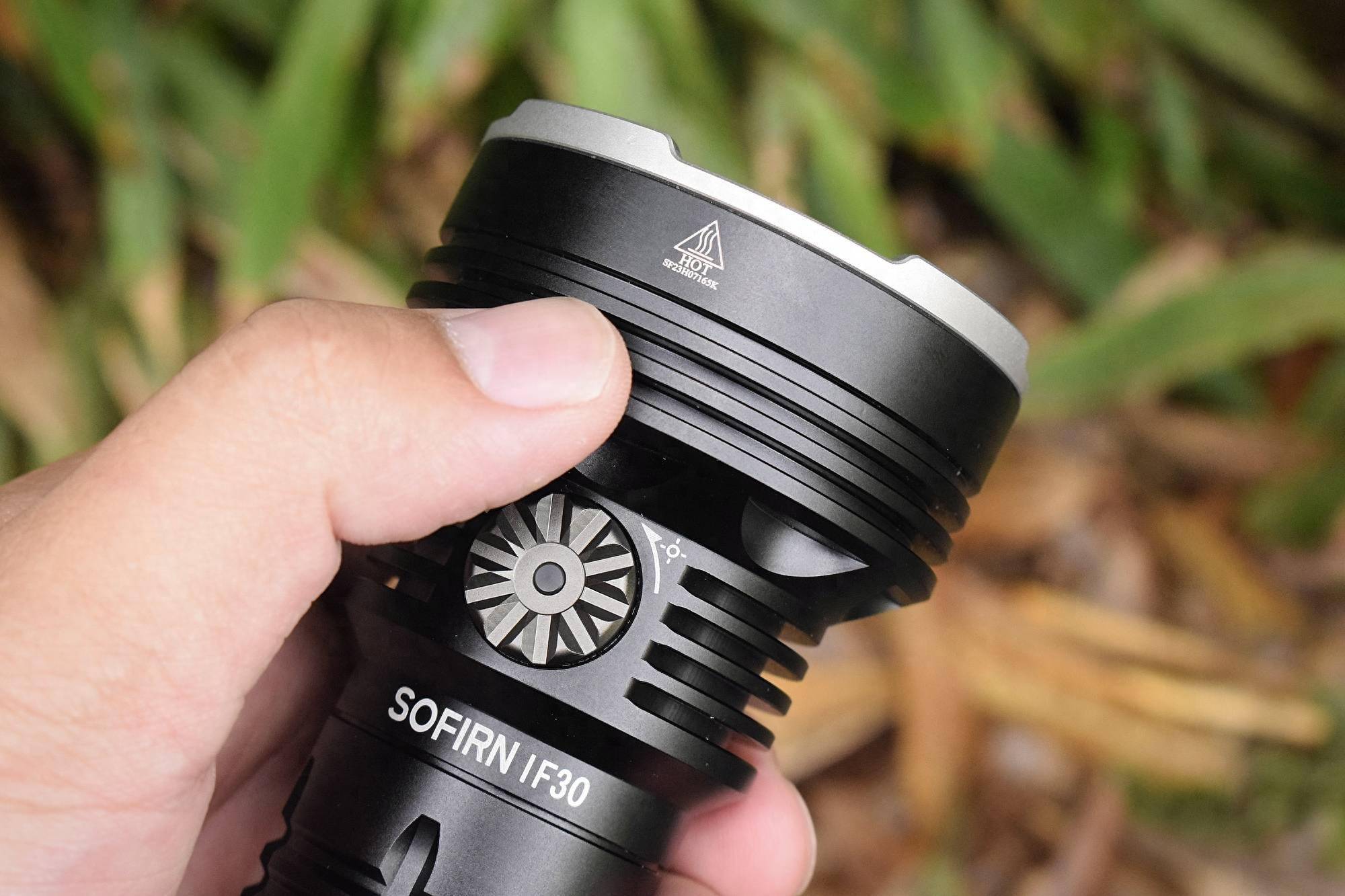 远泛兼顾的紧凑之作,sofirn索菲恩if30拨盘式强光手电体验_电池_充电