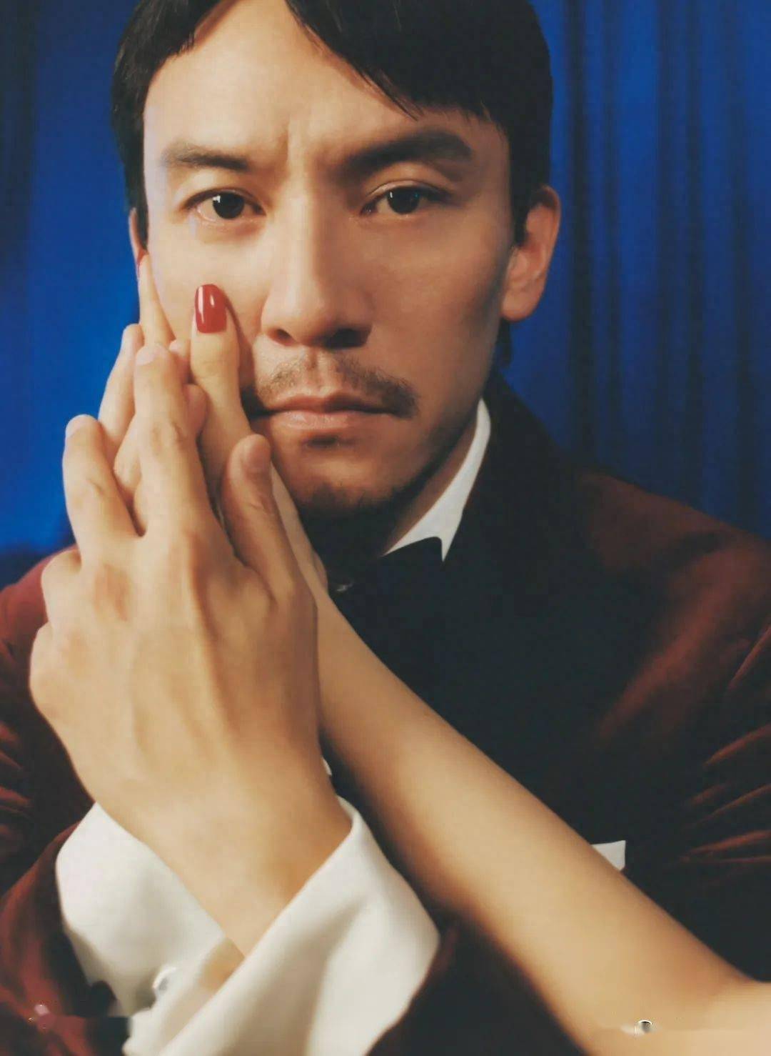 影帝张震《gq》九月封面大片,电影质感文艺范儿十足_思考者_绅士_意义