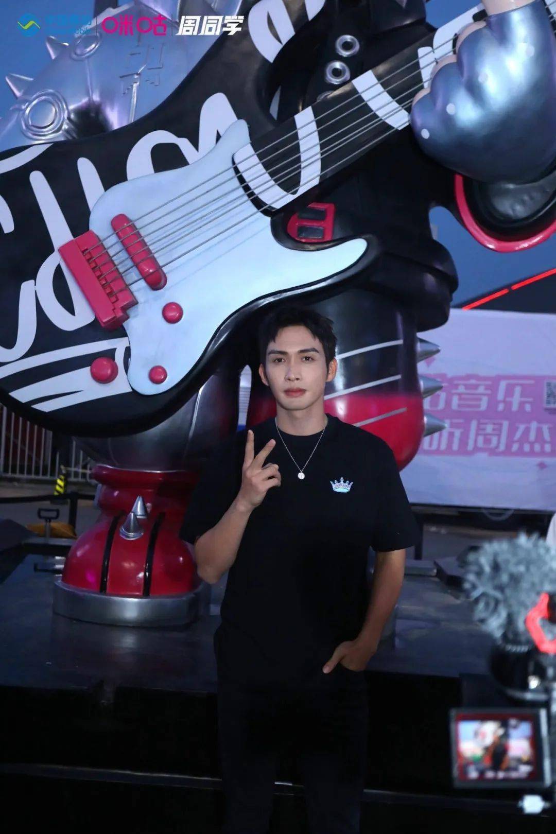 张彬彬惊喜现身_周同学_直播_歌迷