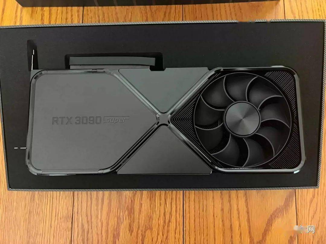 英伟达rtx 3090 super公版显卡新图:哑光全黑配色_geforce_founder