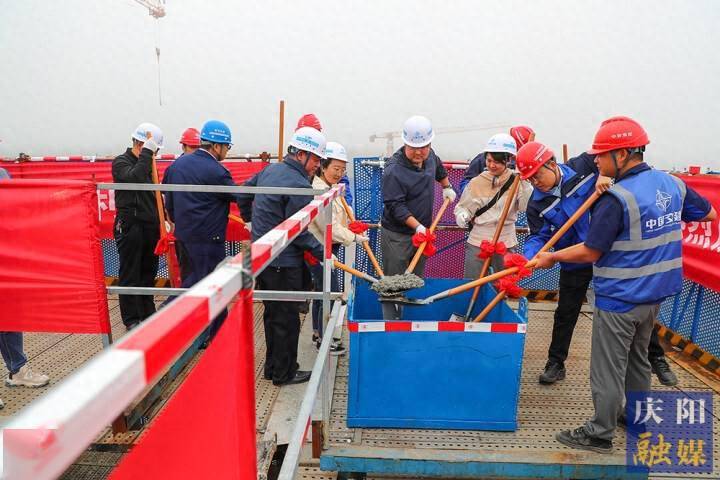 甘肃第一高墩!西合公路项目马莲河特大桥178米主墩顺利封顶