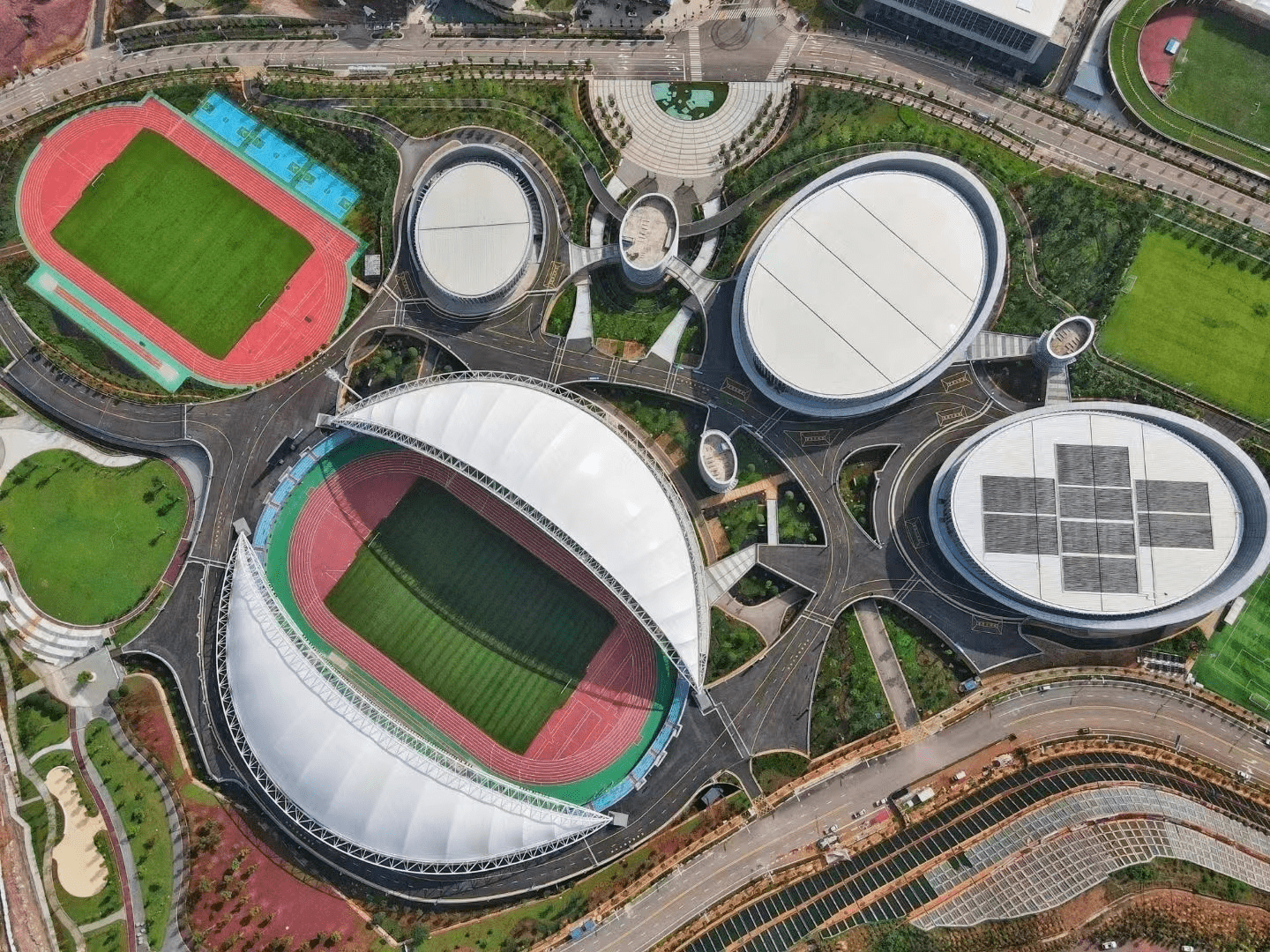 玉溪:来这里,玩转"水陆空"_体育运动_球迷_高原