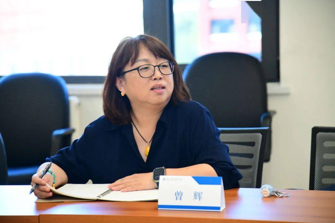 第一组研讨由八一学校王华蓓副校长主持,十一学校,八一学校,农大附中