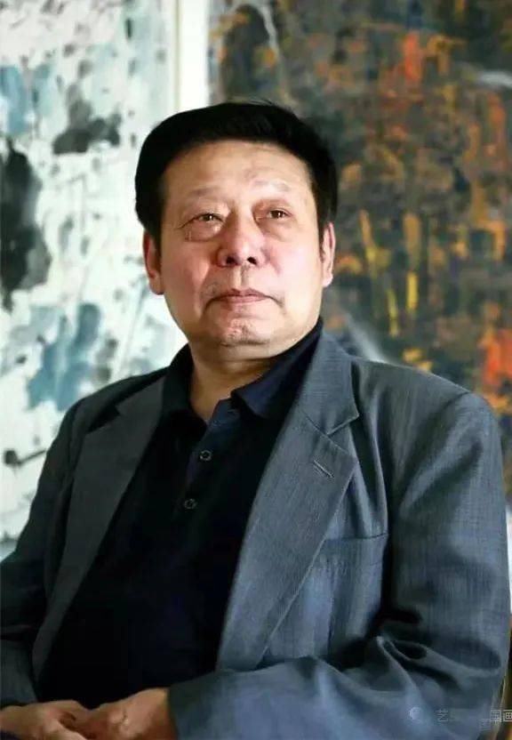 张艺群,大艺群,号闻石,人称金鱼张.1957年生,籍贯北京通州.