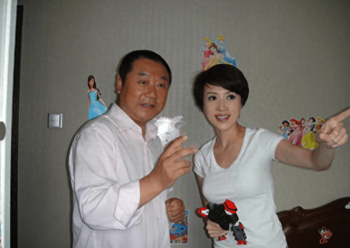 按说金巧巧不差钱,和于震搭档,就拍了这么一部烂俗的惊悚网大?