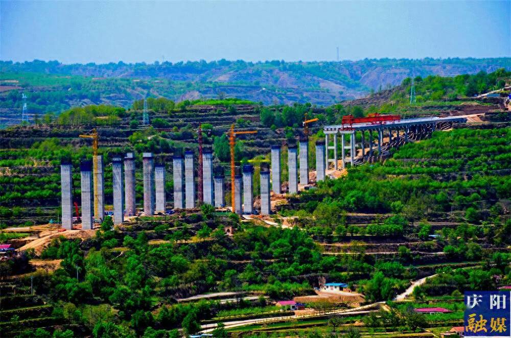 位于庆阳市合水县段家川,是银百高速的交通"大动脉",集"高,大,险"于一