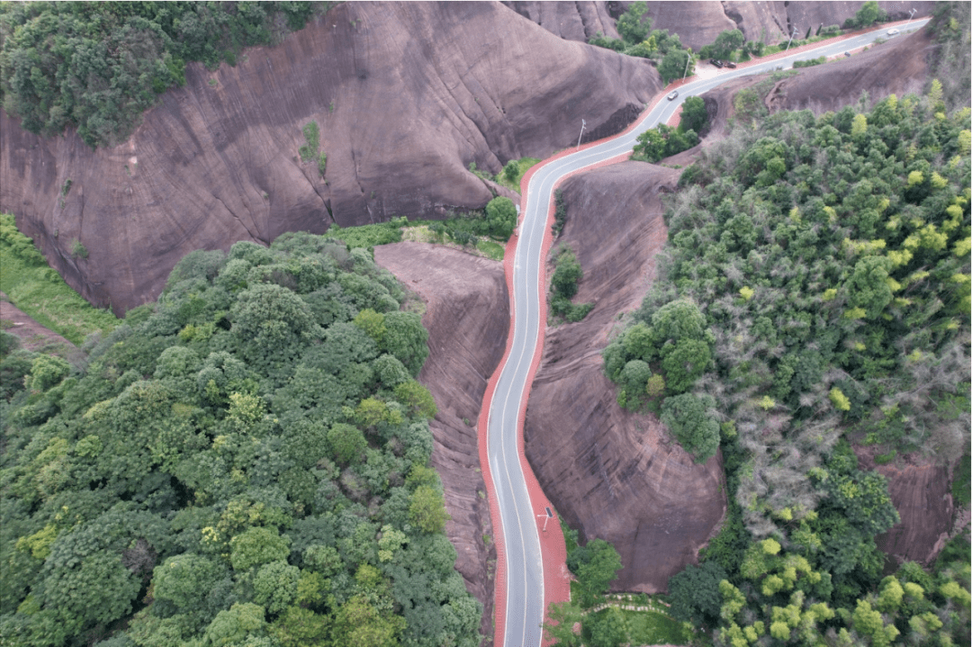 郴州两区公路部门刷新路容盛装迎旅发盛会_旅游_发展_大会