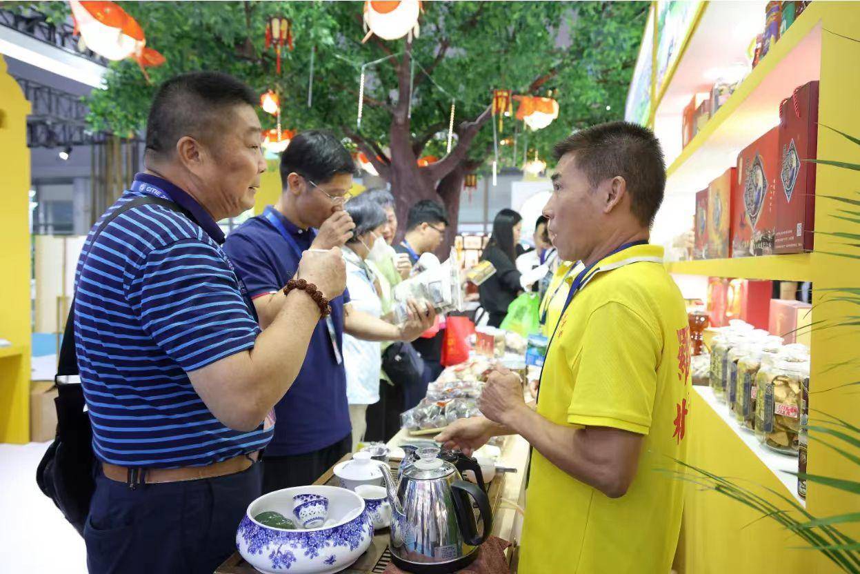 江门亮相广东旅博会,全方面展现中国侨都文旅魅力_旅游_侨乡_游客