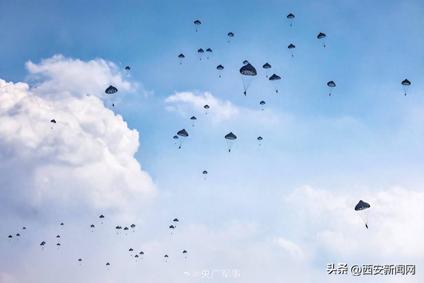 空降兵卡通壁纸图片