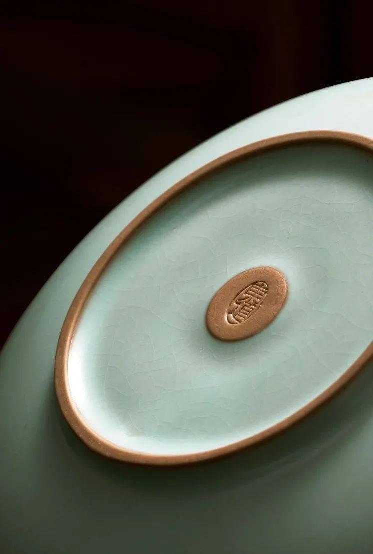 现代汝窑与北宋汝窑有哪些异同点?_东道_釉面_青色