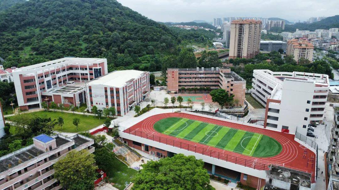 区荔城街第三中学扩建工程项目主要包括科学楼和教学楼里面包含大礼堂